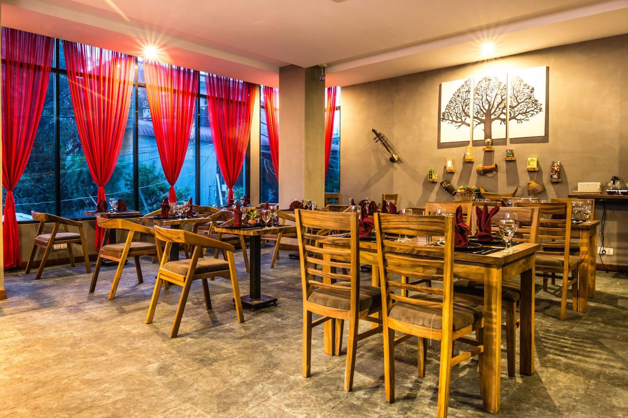 Diamond Palace Resort & Sky Bar Phnompen Kültér fotó
