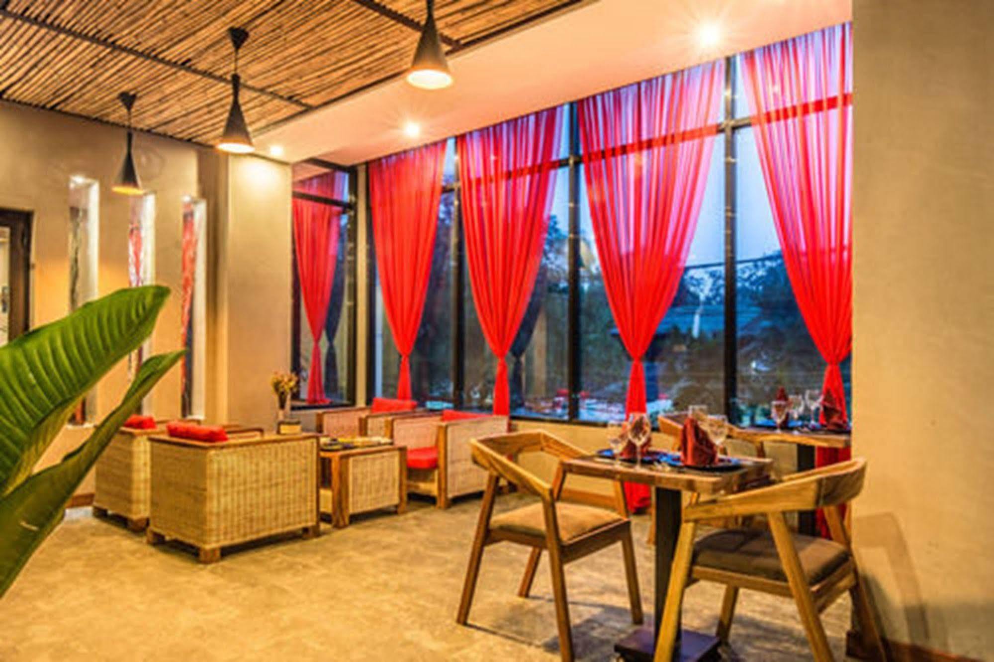 Diamond Palace Resort & Sky Bar Phnompen Kültér fotó