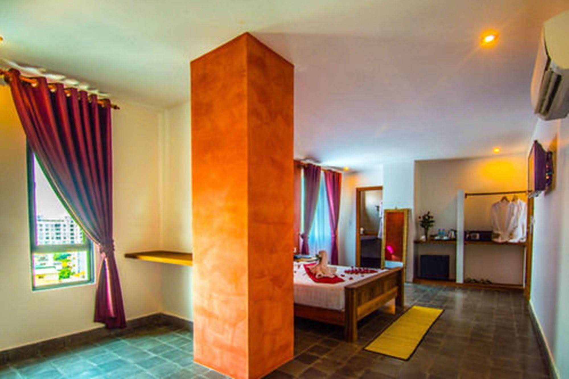 Diamond Palace Resort & Sky Bar Phnompen Kültér fotó